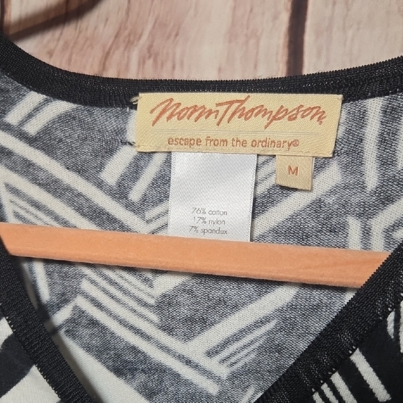 Norm Thompson Black and White Graphic Long Sleeve Cardigan Womens Medium - Picture 2 of 7